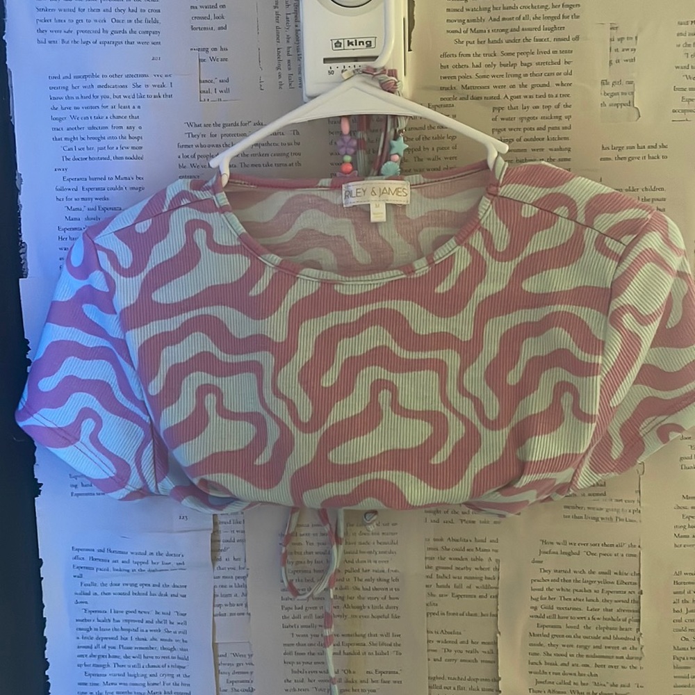 Size medium t shirt with bead waist tie